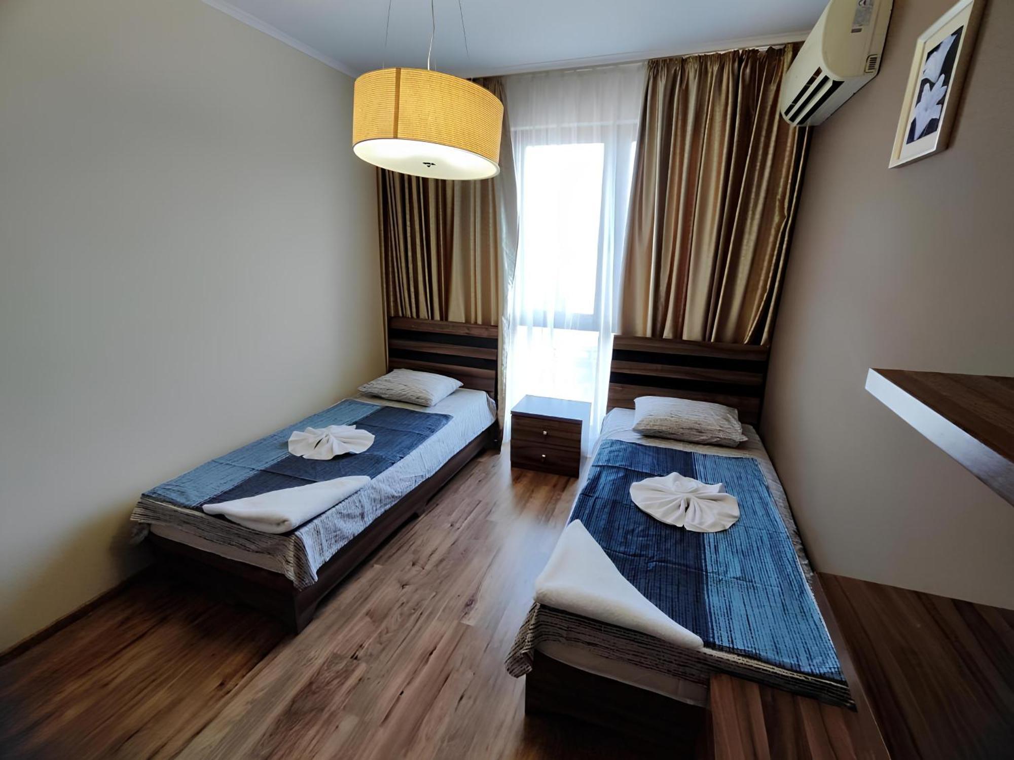 Europroperties Golden Line โกลเดน แซนส์ ภายนอก รูปภาพ